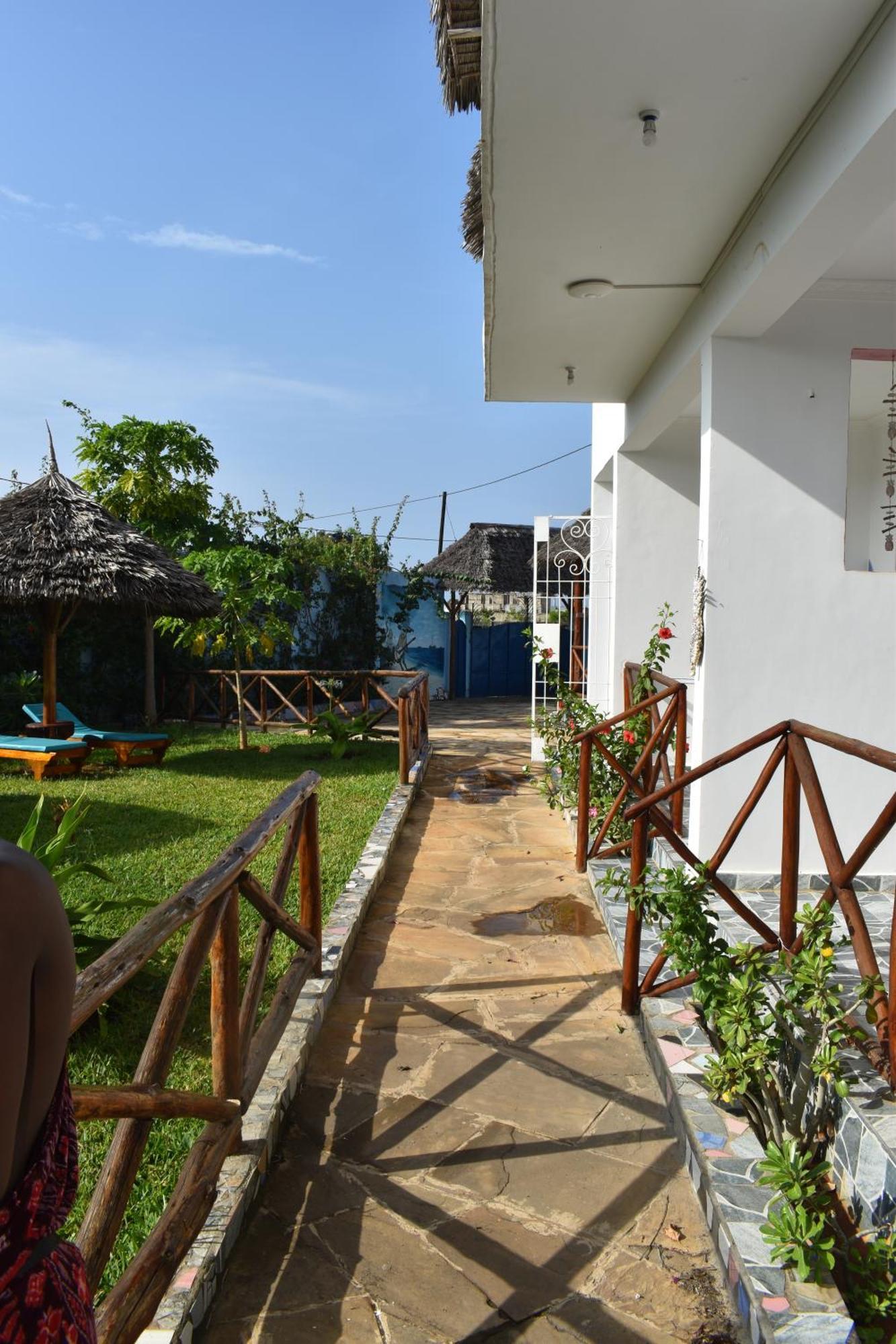 Bed and Breakfast Pineapple House Nungwi Exterior foto