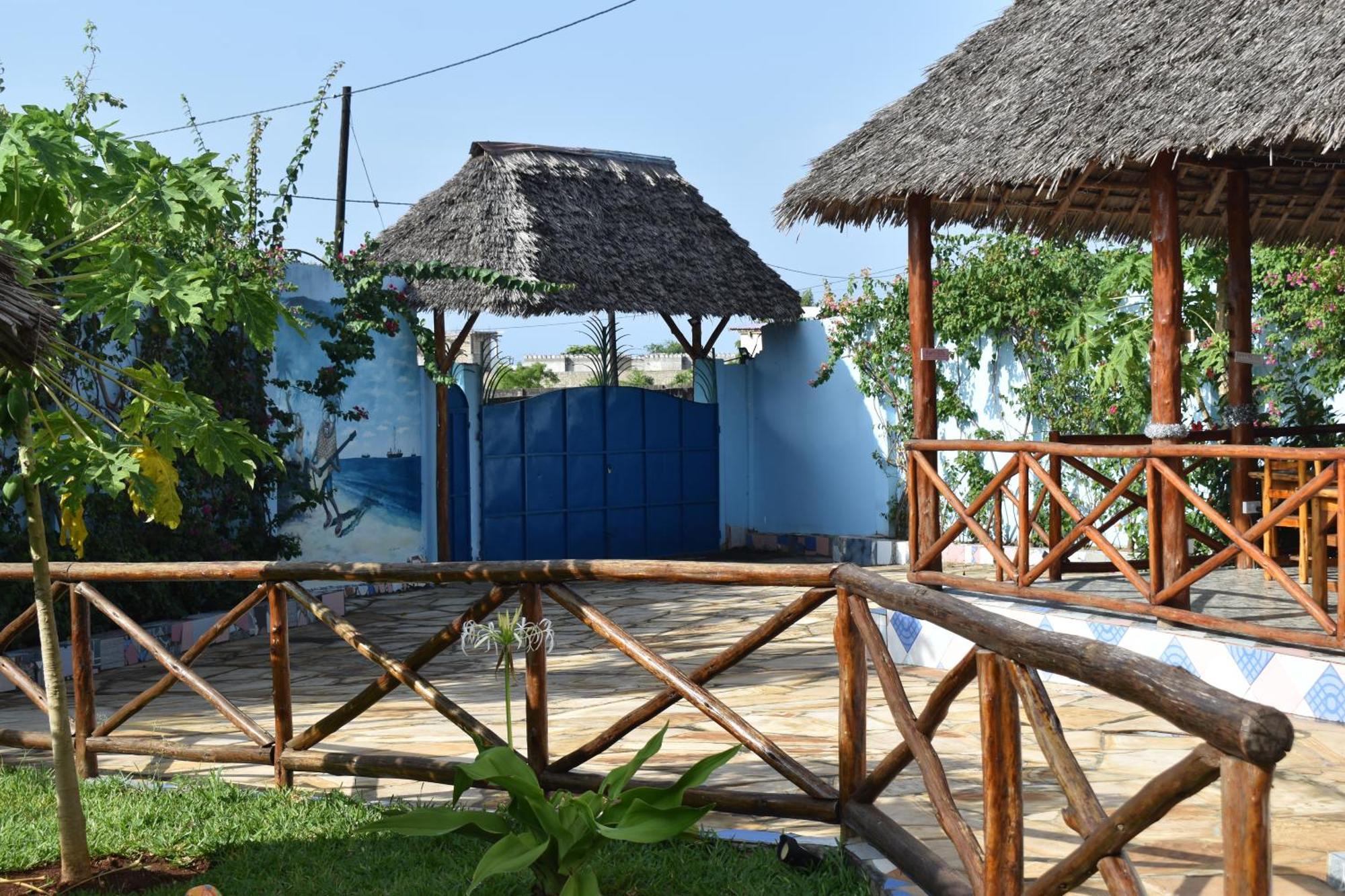 Bed and Breakfast Pineapple House Nungwi Exterior foto